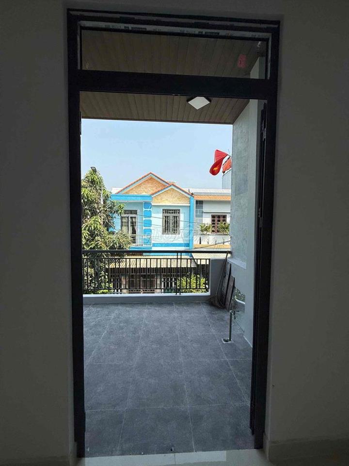 bán nhà 2 tầng đường Xuân Thiều 16. ngay bãi tắm biển