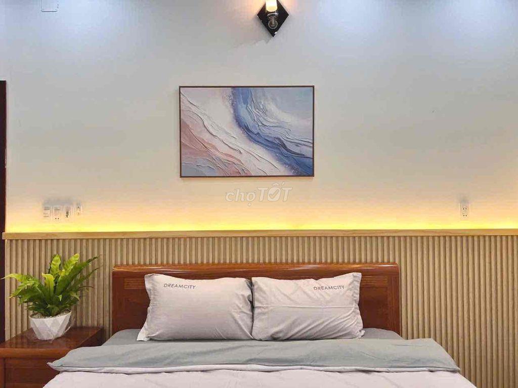 CHO THUÊ BIỆT THỰ HỒ BƠI SÂN VƯỜN 6 PN MẶT TIỀN HỒ XUÂN HƯƠNG