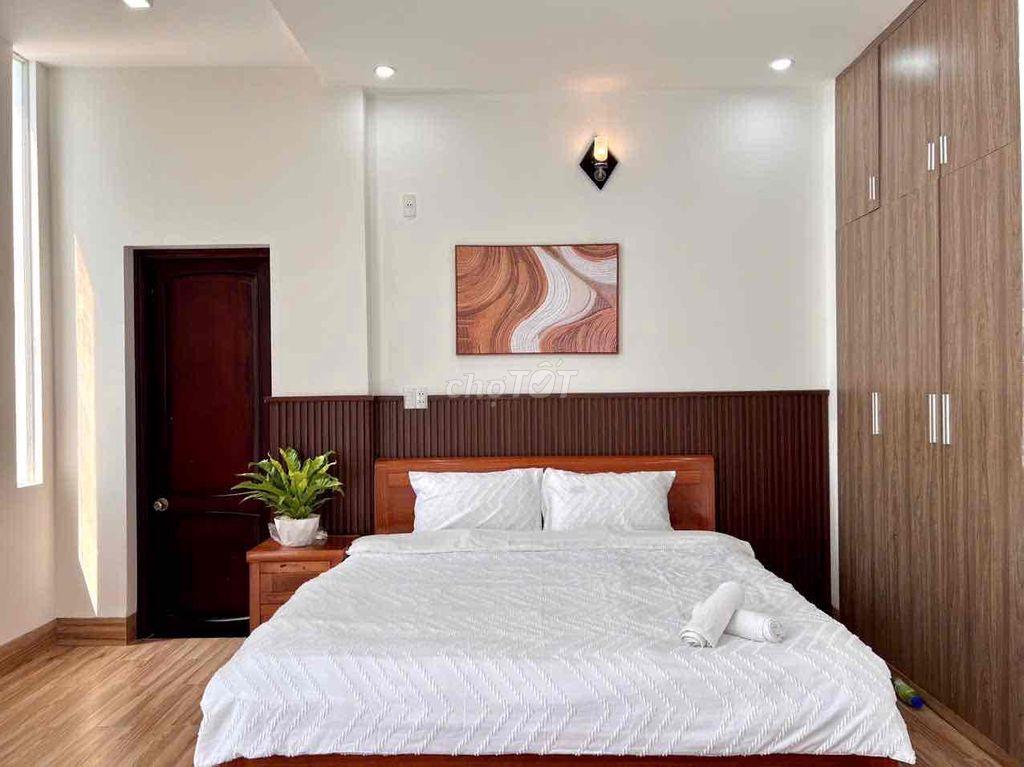 CHO THUÊ BIỆT THỰ HỒ BƠI SÂN VƯỜN 6 PN MẶT TIỀN HỒ XUÂN HƯƠNG
