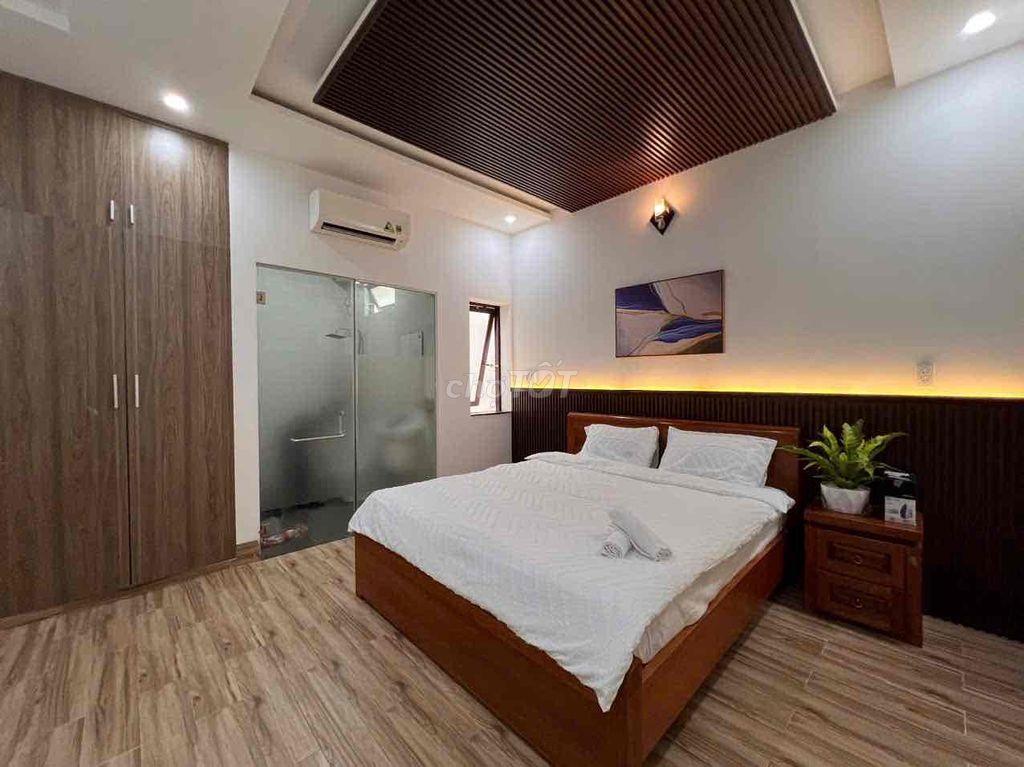 CHO THUÊ BIỆT THỰ HỒ BƠI SÂN VƯỜN 6 PN MẶT TIỀN HỒ XUÂN HƯƠNG