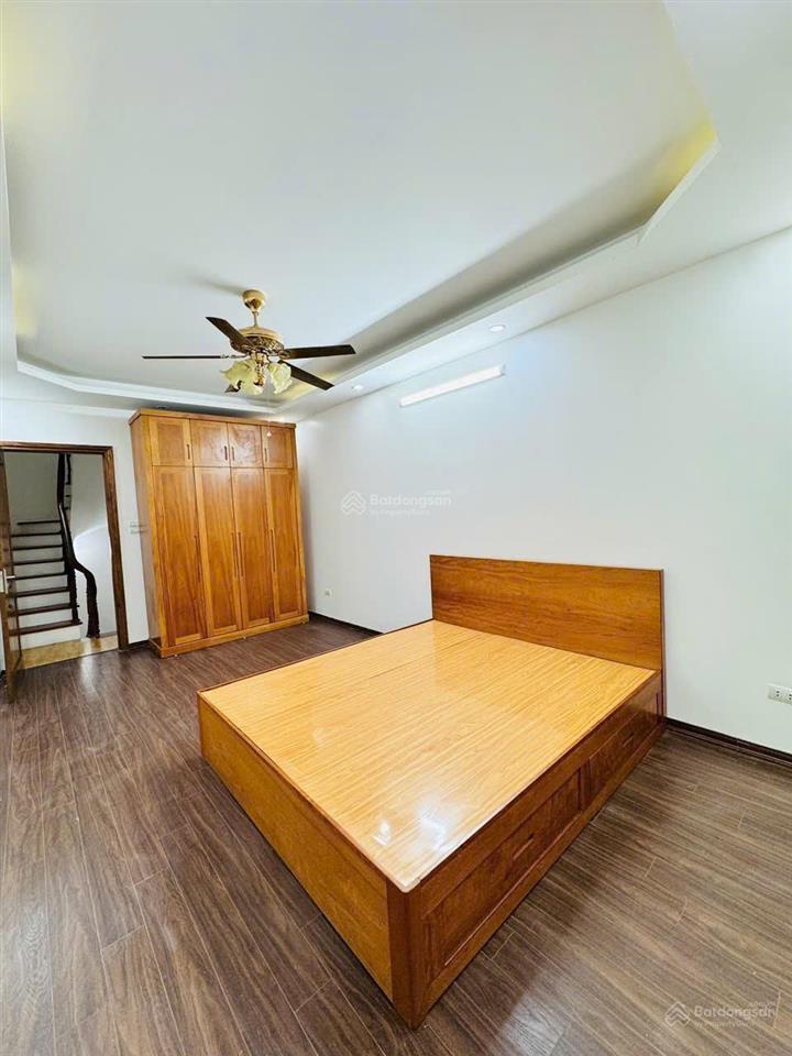 Bán nhà đẹp ngõ 68 phố cầu giấy  nhà mới 6 tầng  gía 11,7 tỷ