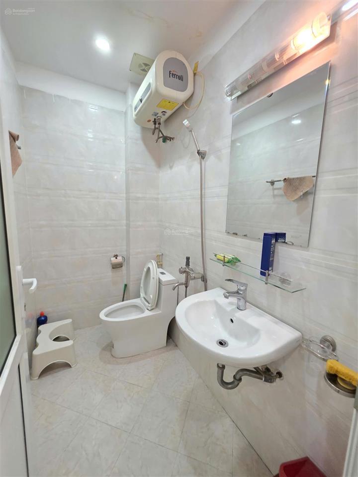 Bán nhà phố nguyễn khánh toàn 40m2 5 tầng ô tô đỗ cửa giá 12,2 tỷ