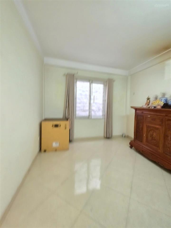 Bán nhà phố nguyễn khánh toàn 40m2 5 tầng ô tô đỗ cửa giá 12,2 tỷ