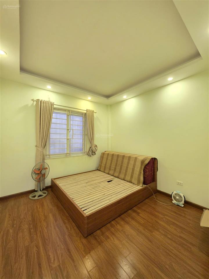 Bán nhà phố nguyễn khánh toàn 40m2 5 tầng ô tô đỗ cửa giá 12,2 tỷ