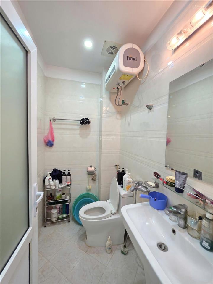 Bán nhà phố nguyễn khánh toàn 40m2 5 tầng ô tô đỗ cửa giá 12,2 tỷ