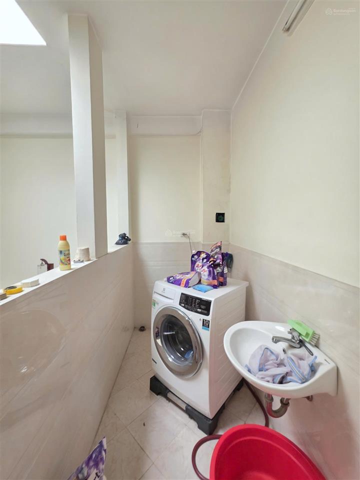 Bán nhà phố nguyễn khánh toàn 40m2 5 tầng ô tô đỗ cửa giá 12,2 tỷ