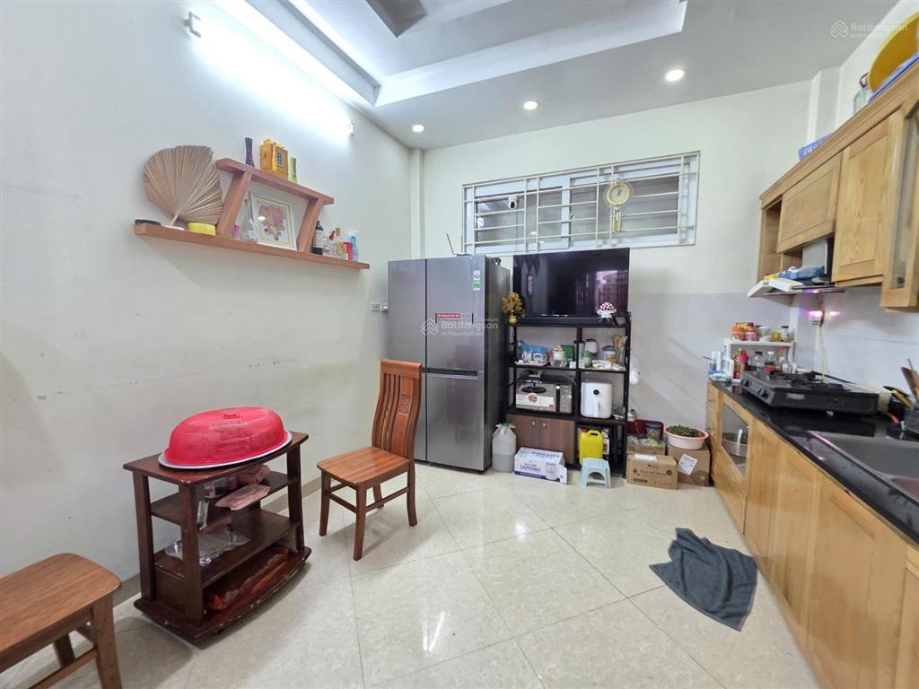 Bán nhà phố nguyễn khánh toàn 40m2 5 tầng ô tô đỗ cửa giá 12,2 tỷ