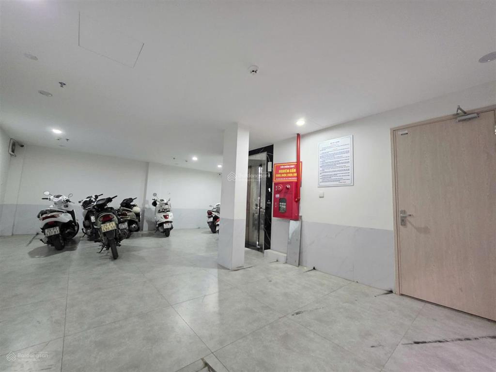 Bán nhà ngõ 290 kim mã lô góc 7 tầng thang máy dòng tiền 100tr/tháng