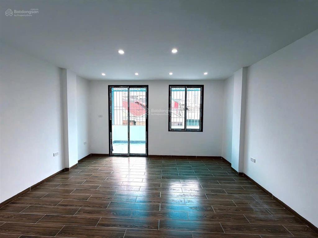 Bán nhà xây mới ngõ phố hoàng ngân, lê văn lương 6 tầng thang máy giá 13,5 tỷ