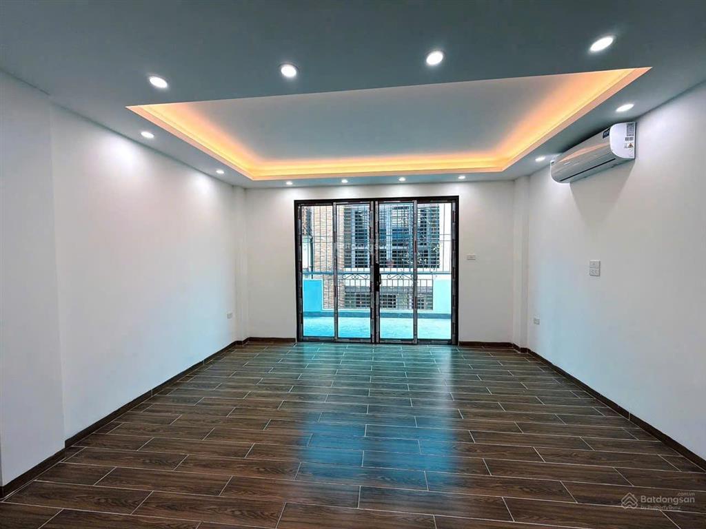 Bán nhà xây mới ngõ phố hoàng ngân, lê văn lương 6 tầng thang máy giá 13,5 tỷ