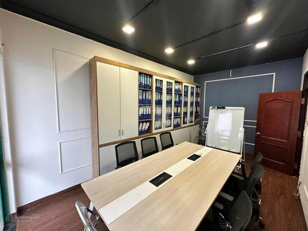 Bán căn hộ chung cư 18t2 phố lê văn lương trung hòa nhân chính. dt 102m2, 2 phòng ngủ, 2wc
