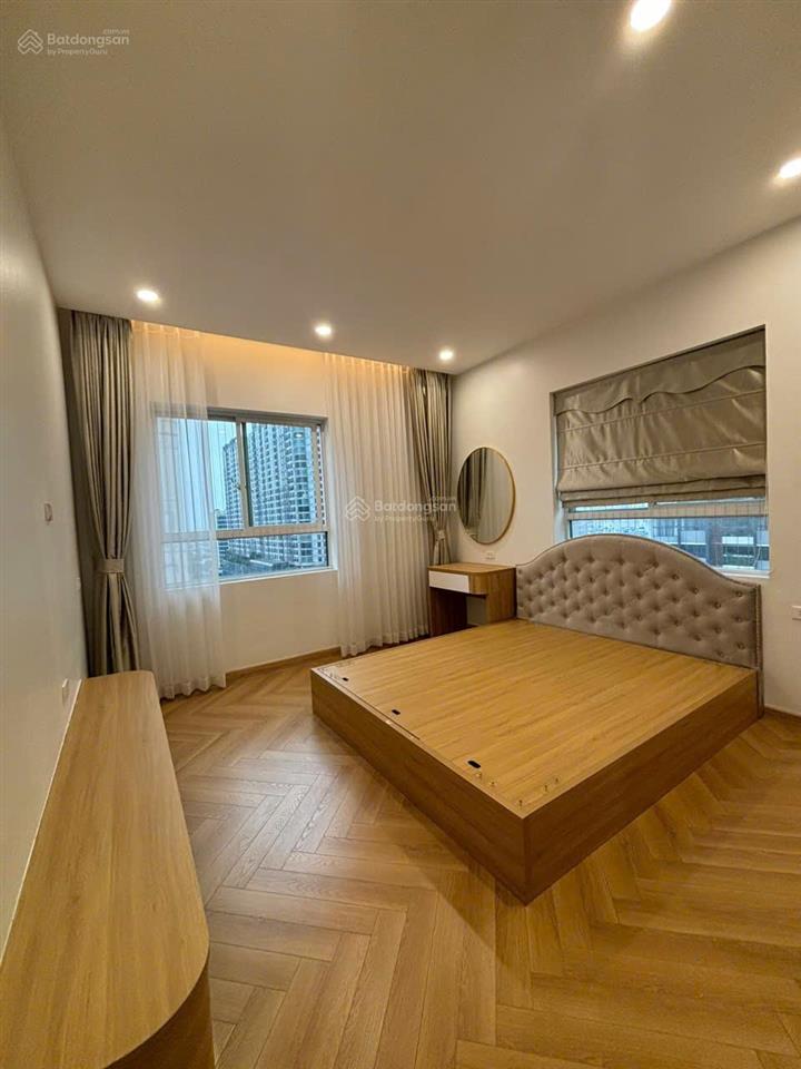 Bán căn hộ cao cấp 18t1 lê văn lương trung hòa nhân chính 116m2 căn góc 3 ngủ giá 10 tỷ