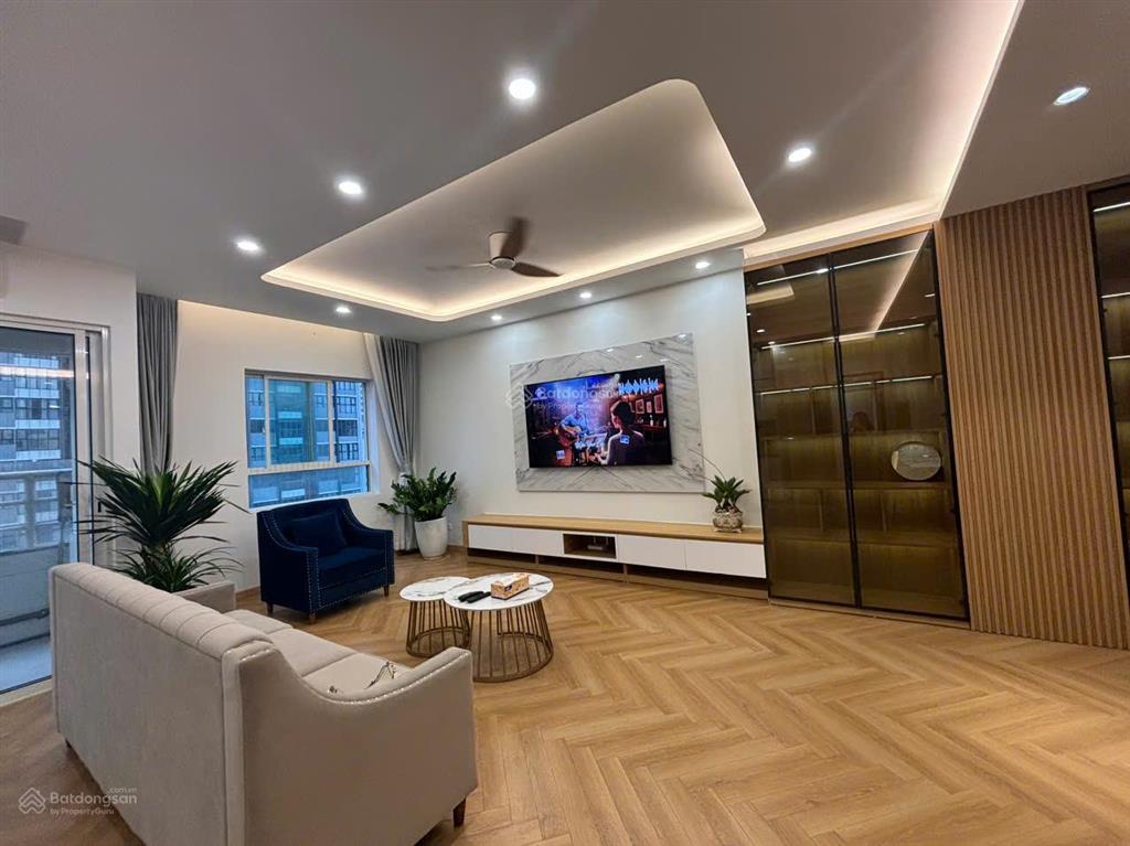 Bán căn hộ cao cấp 18t1 lê văn lương trung hòa nhân chính 116m2 căn góc 3 ngủ giá 10 tỷ