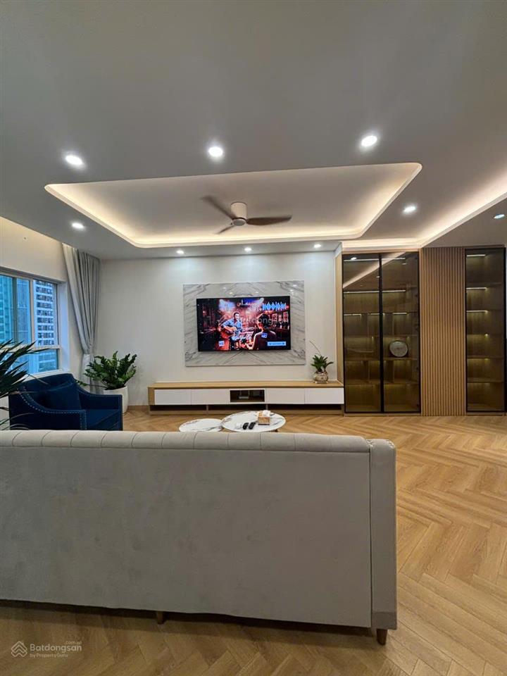 Bán căn hộ cao cấp 18t1 lê văn lương trung hòa nhân chính 116m2 căn góc 3 ngủ giá 10 tỷ