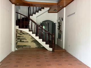 Cho thuê nhà phố trung kính, cầu giấy, 55m² x 4 tầng, đường 10m giá chỉ 28 triệu/tháng