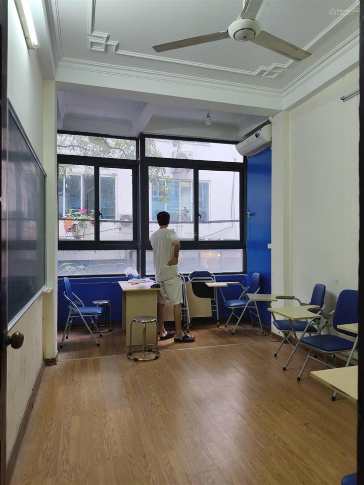 Cho thuê nhà phố nguyễn thị định, trung hòa, cầu giấy 42m2 x 5 tầng mt 4m giá 20 triệu/tháng