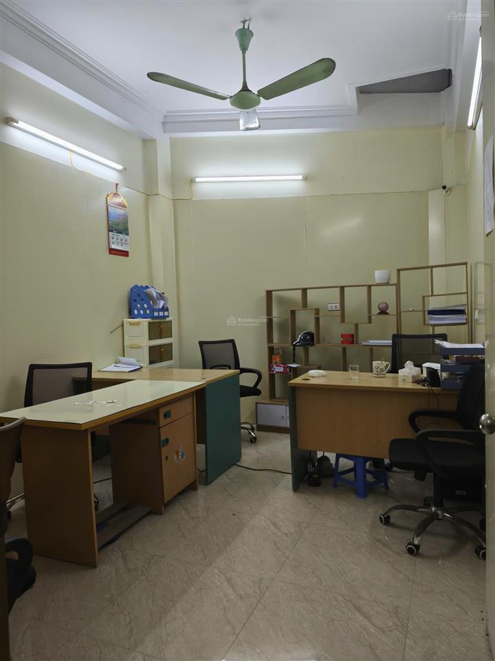 Cho thuê nhà phố nguyễn thị định, trung hòa, cầu giấy 42m2 x 5 tầng mt 4m giá 20 triệu/tháng