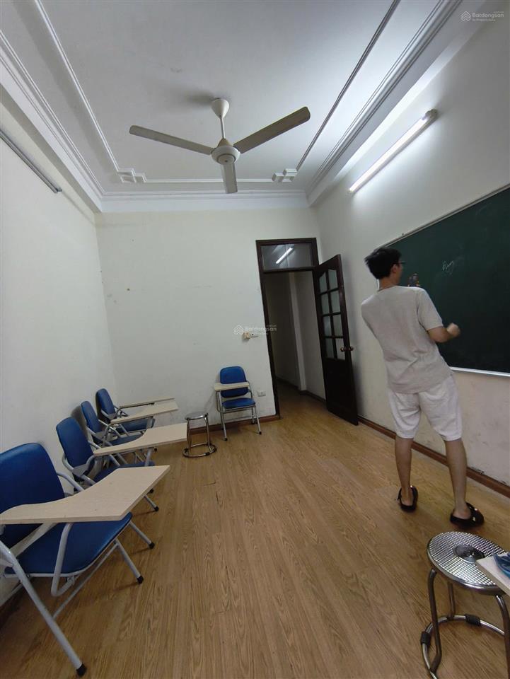 Cho thuê nhà phố nguyễn thị định, trung hòa, cầu giấy 42m2 x 5 tầng mt 4m giá 20 triệu/tháng