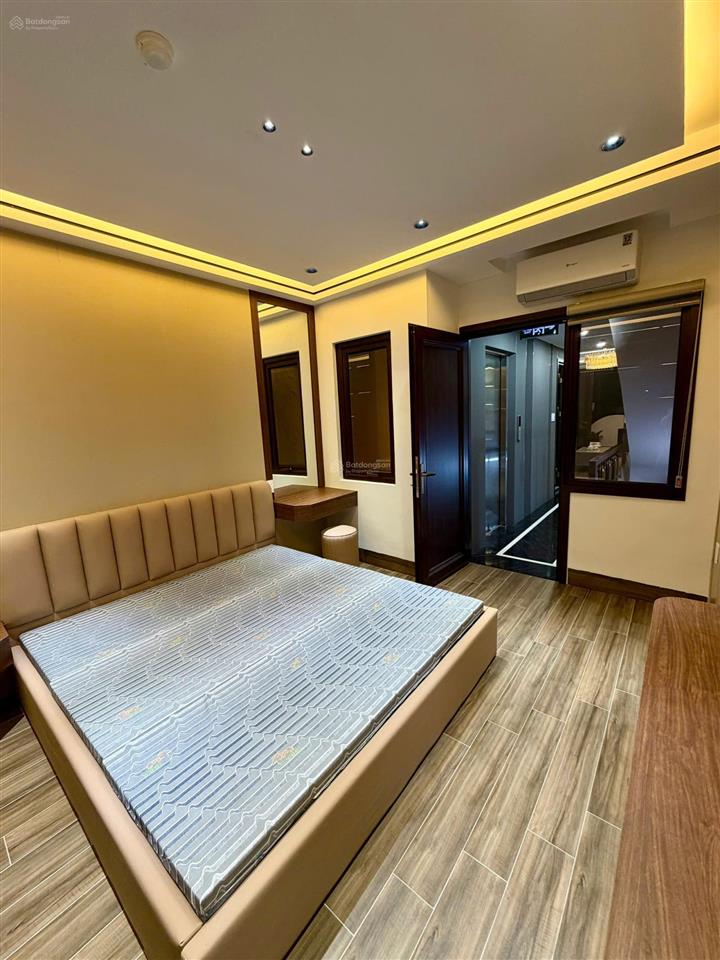 Cho thuê nhà mặt phố nguyễn xiển 58m 8 tầng thang máy giá 50 triệu/tháng