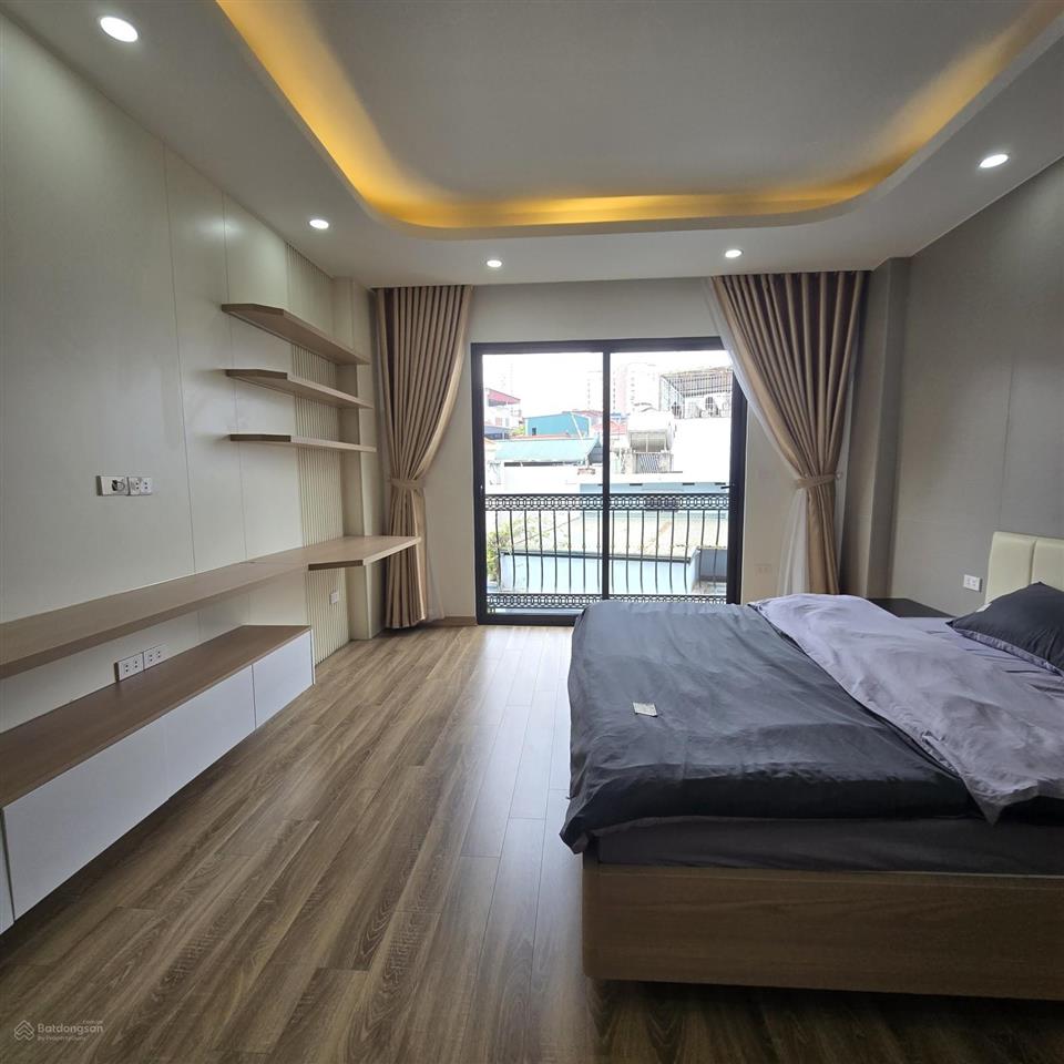 Bán nhà trung kính yên hòa 52m 7 tầng thang máy ô tô qua nhà 15,5 tỷ