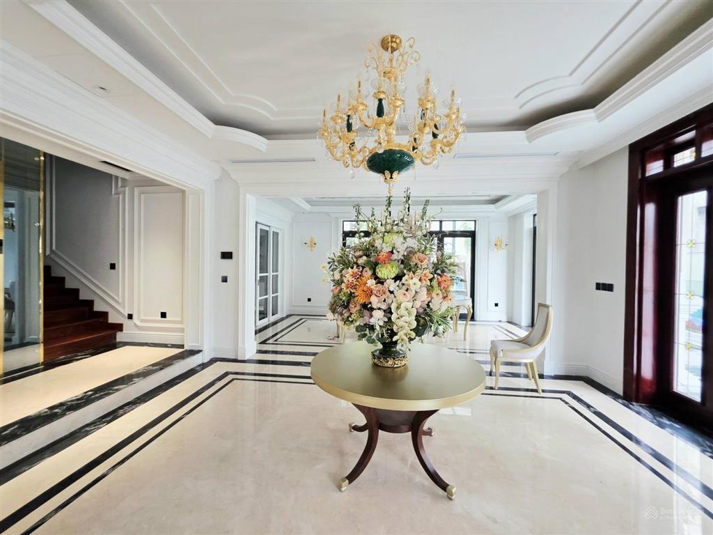 Bán biệt thự vinhomes gardenia  3 mặt thoáng  nội thất nhập đẳng cấp  môi trường sống lý tưởng.
