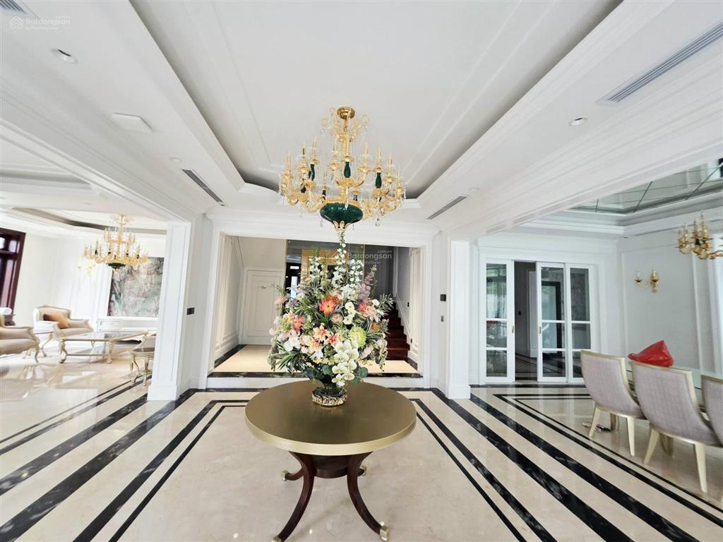 Bán biệt thự vinhomes gardenia  3 mặt thoáng  nội thất nhập đẳng cấp  môi trường sống lý tưởng.