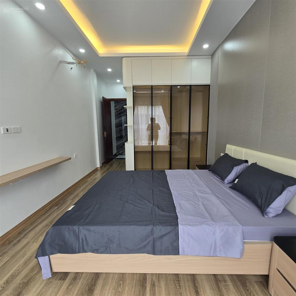 Bán nhà phố yên hòa  cầu giấy  35m  6 tầng thang máy  nội thất mới  11,5 tỷ