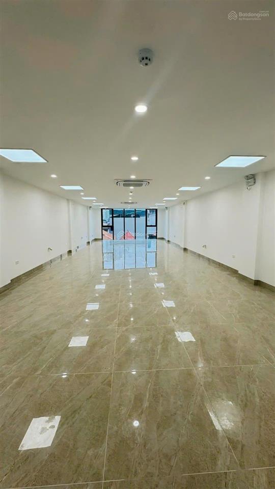 Bán tòa văn phòng mặt phố tô vĩnh diện  135m  9 tầng thang máy  mt 7m  đang cho thuê giá cao