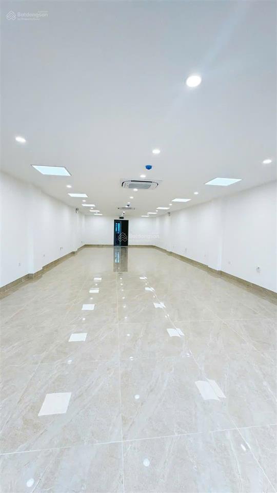 Bán tòa văn phòng mặt phố tô vĩnh diện  135m  9 tầng thang máy  mt 7m  đang cho thuê giá cao