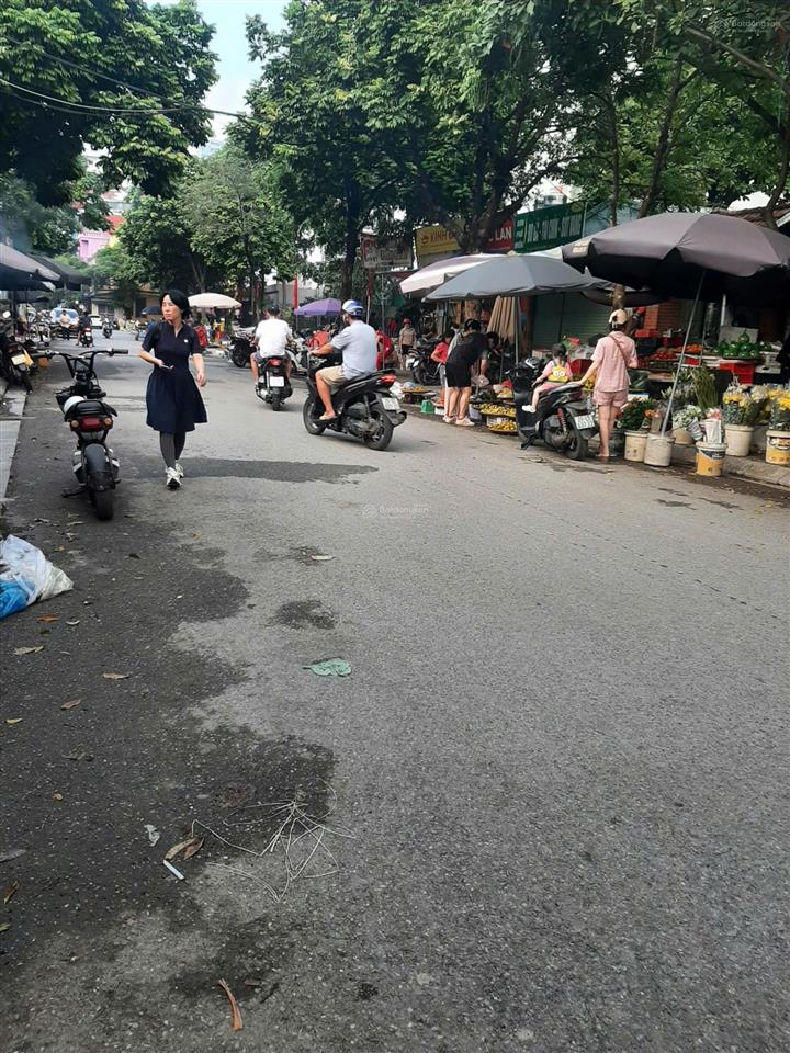 Bán tòa nhà văn phòng phố xuân la cách hồ tây 200m dt 266m2, nhà xây 9 tầng, mặt tiền 8m