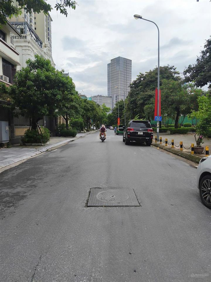 Cho thuê biệt thự vũ phạm hàm trung yên 180m 5 tầng mt 11m thang máy 80 triệu/tháng