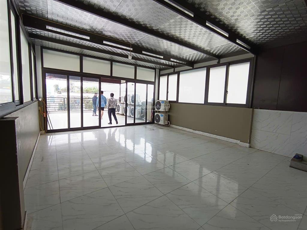 Cho thuê tòa nhà văn phòng kđt trung yên, cầu giấy 95m2 x 7 tầng thang máy thông sàn