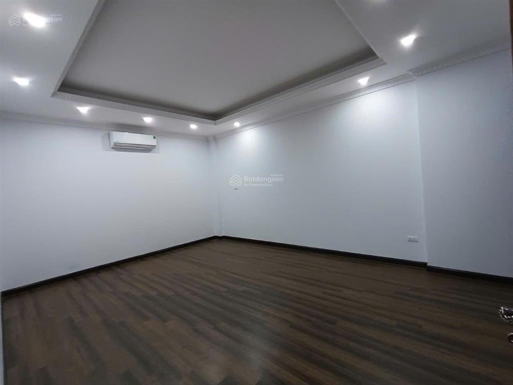 Cho thuê tòa nhà văn phòng kđt trung yên, cầu giấy 95m2 x 7 tầng thang máy thông sàn