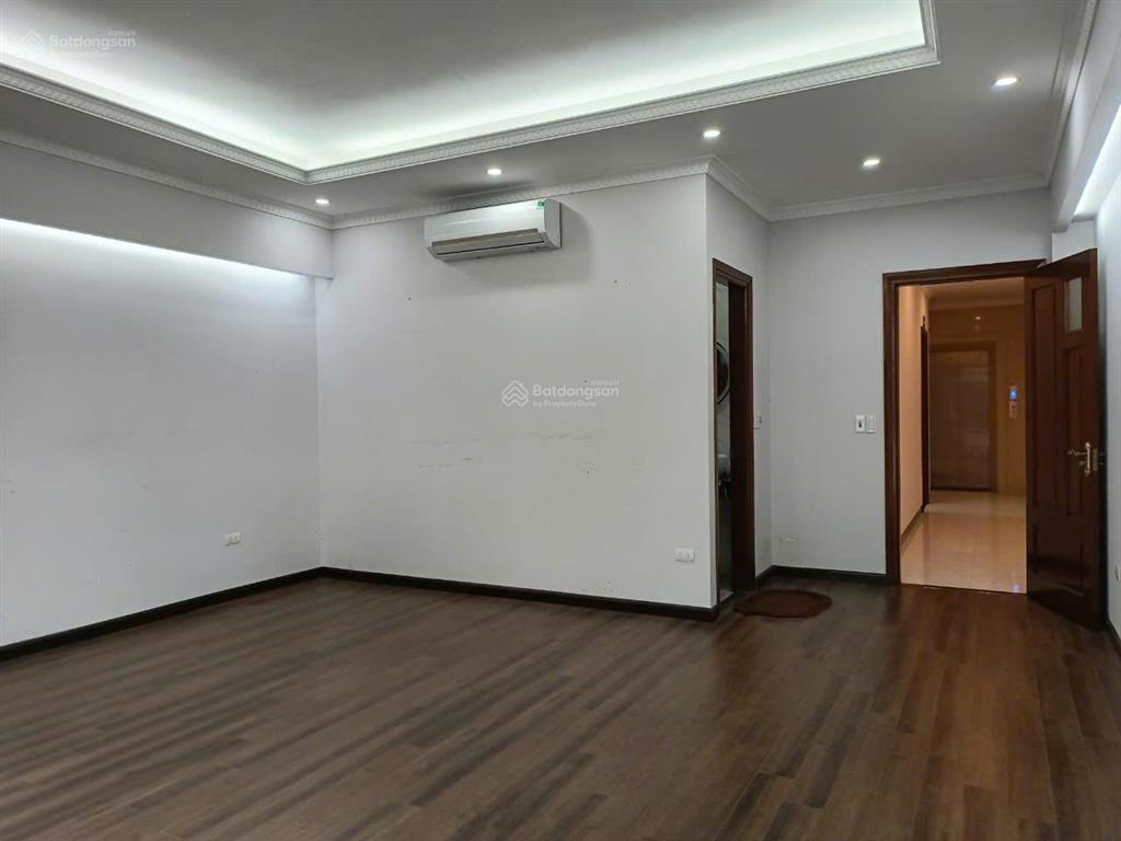 Cho thuê tòa nhà văn phòng kđt trung yên, cầu giấy 95m2 x 7 tầng thang máy thông sàn
