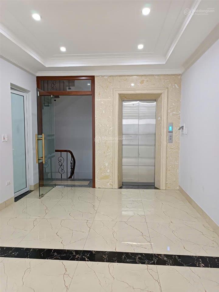 Cho thuê tòa nhà văn phòng kđt trung yên, cầu giấy 95m2 x 7 tầng thang máy thông sàn