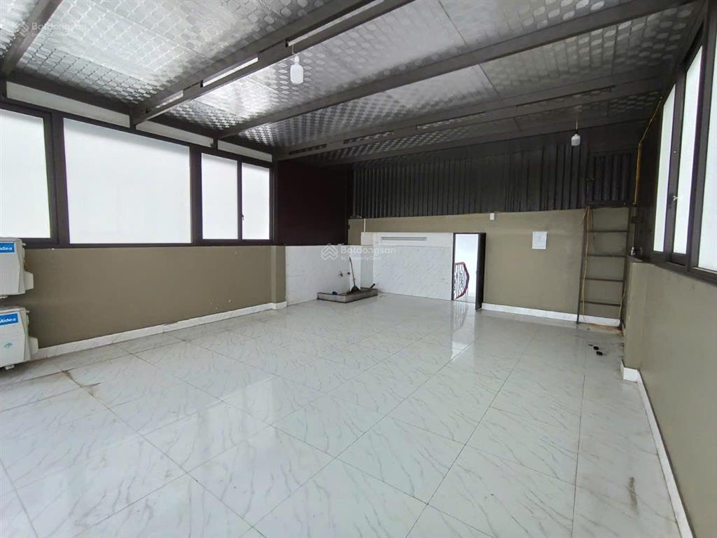 Cho thuê tòa nhà văn phòng kđt trung yên, cầu giấy 95m2 x 7 tầng thang máy thông sàn