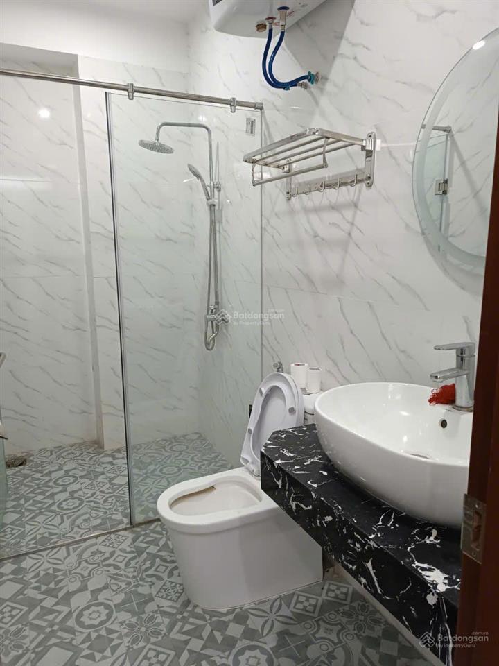 Cho thuê tòa nhà văn phòng kđt trung yên, cầu giấy 95m2 x 7 tầng thang máy thông sàn
