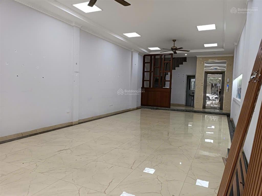 Cho thuê tòa nhà văn phòng kđt trung yên, cầu giấy 95m2 x 7 tầng thang máy thông sàn
