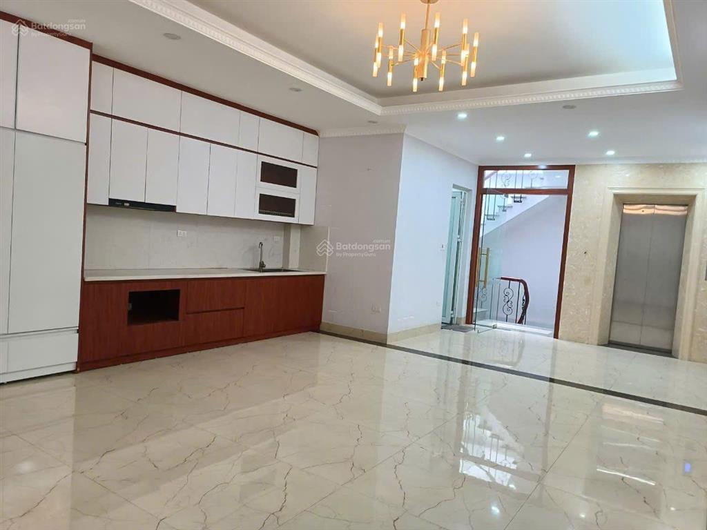 Cho thuê tòa nhà văn phòng kđt trung yên, cầu giấy 95m2 x 7 tầng thang máy thông sàn