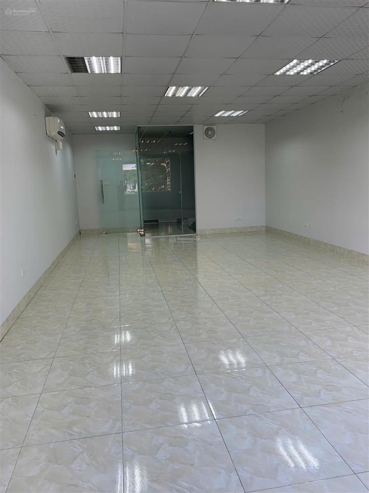 Cho thuê tòa nhà 7 tầng trung kính, yên hòa 76m, thang máy, hầm, sàn thông 75 triệu/tháng