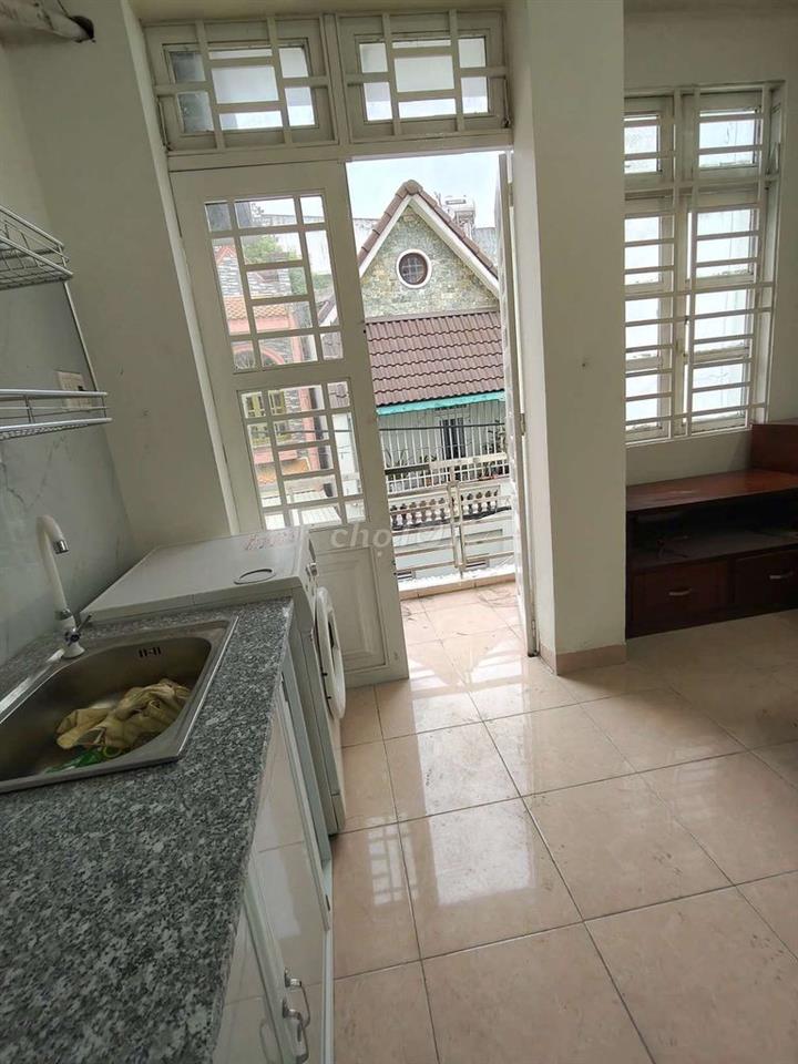 Cho thuê căn hộ đầy đủ nội thất