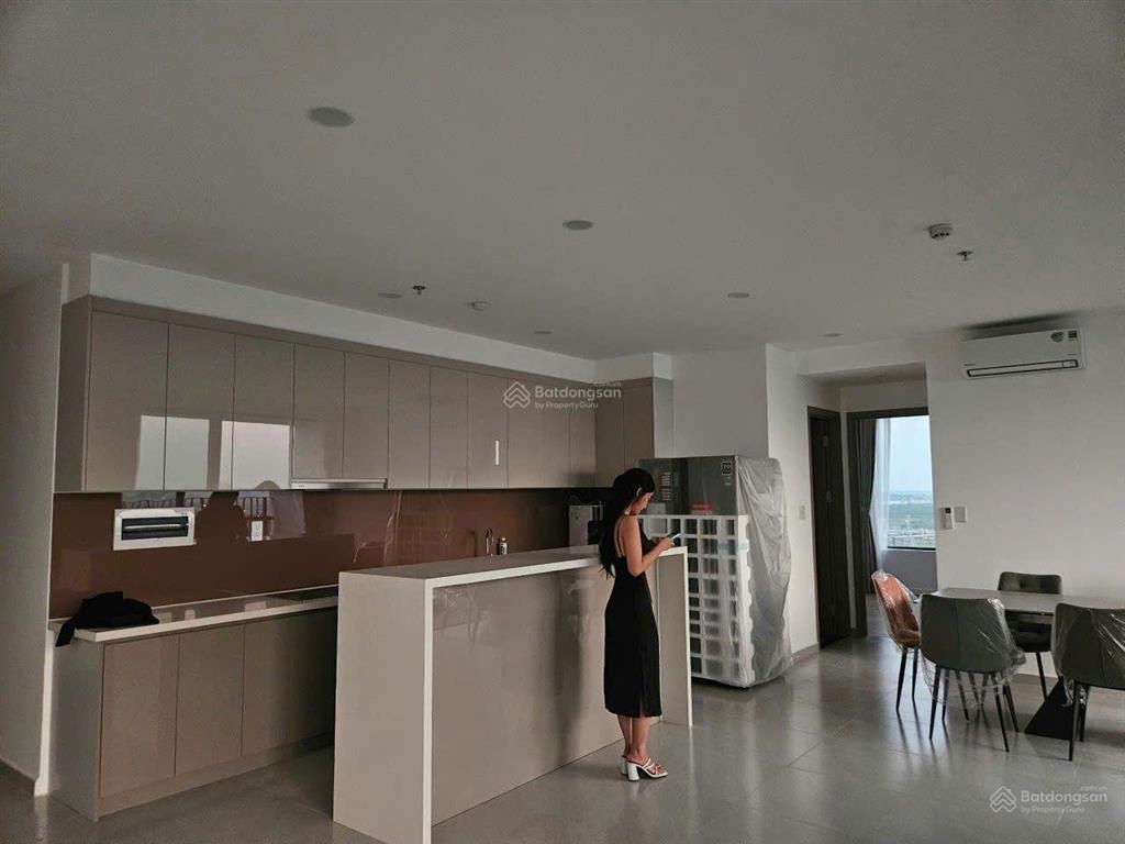 Bán căn góc penthouse duplex 4pn4wc mt eastmark city 200m2 giá chỉ 12ty5 sổ sẵn
