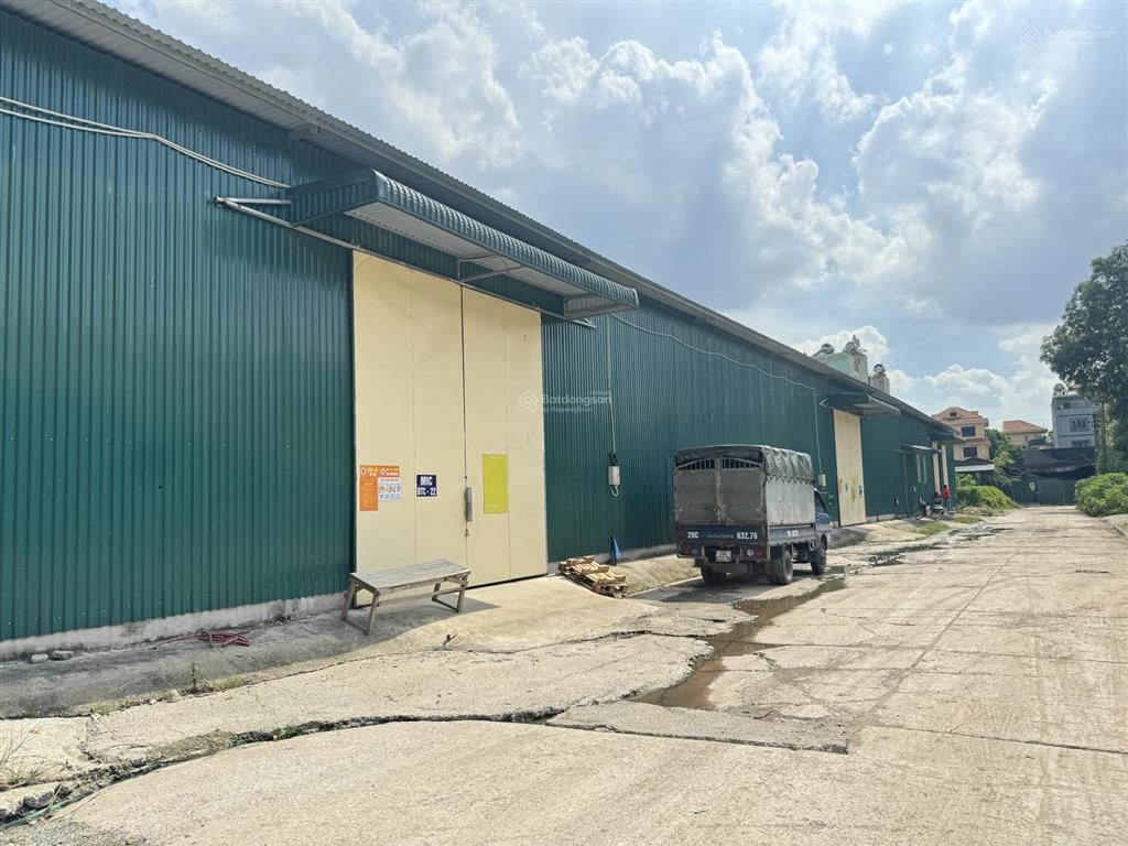Cho thuê kho 400m2 ngay tân xuân, bắc từ liêm, cách đường phạm văn đồng 1km.  0941 165 ***