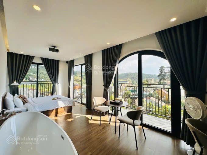 Bán khách sạn 33 phòng  view đồi thông  ngay khu nhiều khách sạn