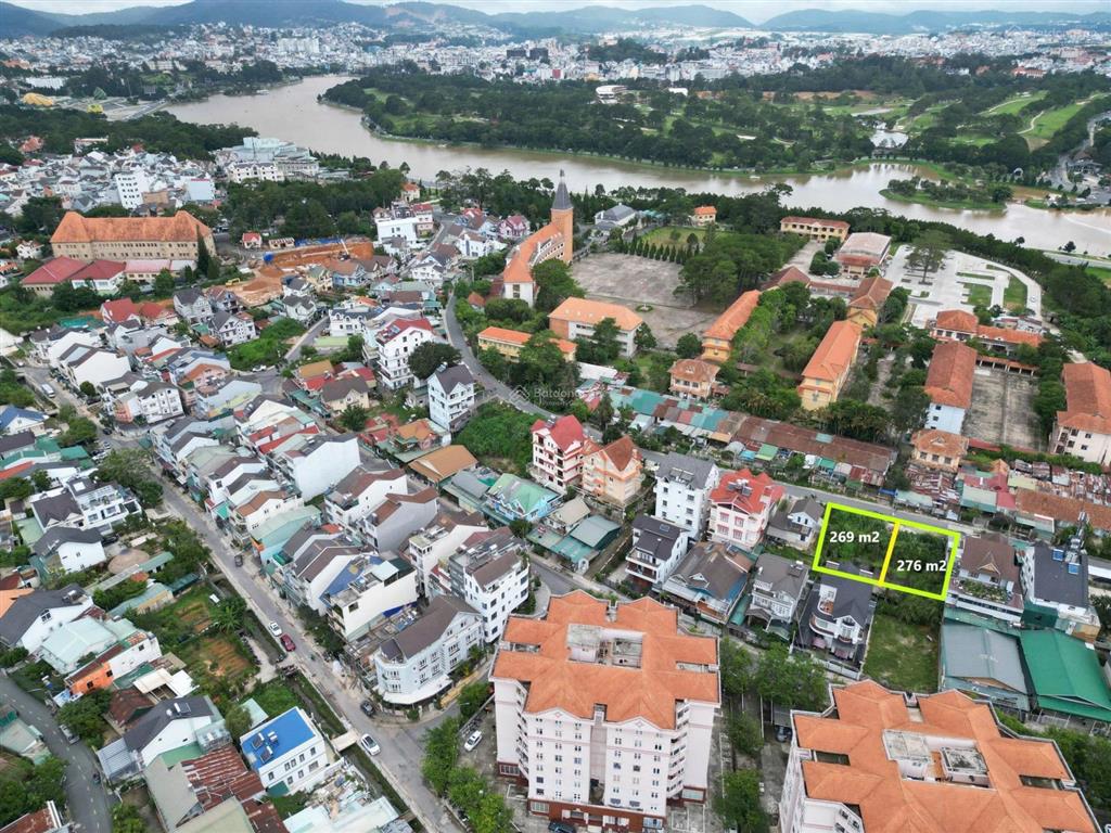Bán lô đất cách hồ xuân hương 700m