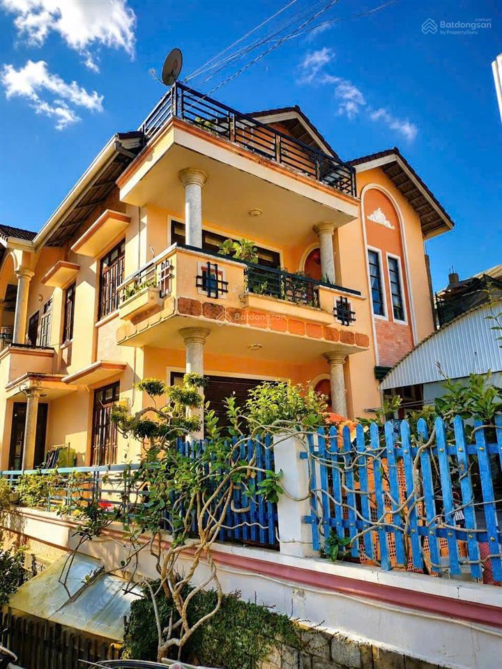 Villa 2 mặt tiền yersin. 376m2. cách hồ xuân hương 400m. 37 tỷ hạ còn 29,5 tỷ.