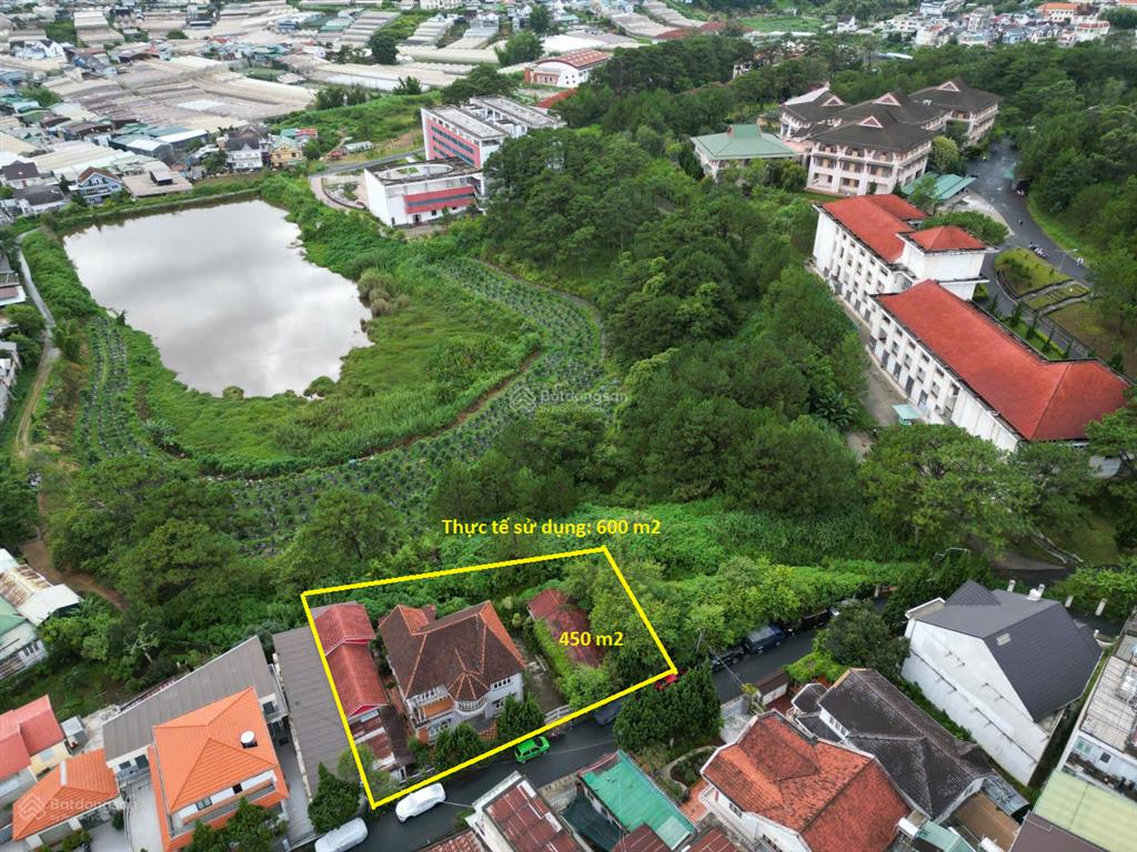 Bán biệt thự view hồ và thông xanh  cách hồ xuân hương 700m