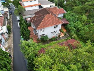 Bán biệt thự view hồ và thông xanh  cách hồ xuân hương 700m