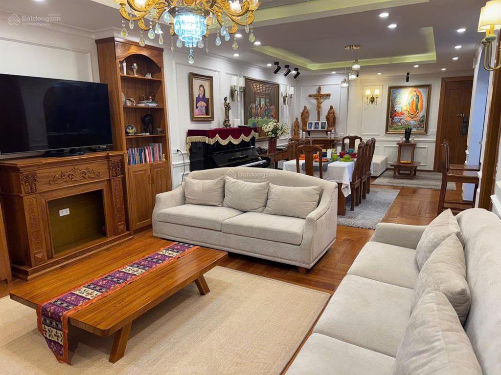 Bán căn hộ g3  khu đô thị ciputra hà nội 123m2 đủ nội thất gỗ sang trọng