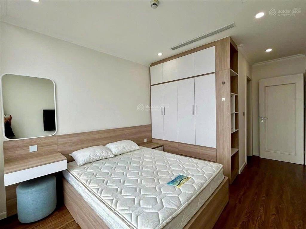 Chính chủ gửi bán chcc 2pn tầng cao tòa r2 sunshine riverside  view trọn sông hồng & cầu nhật tân